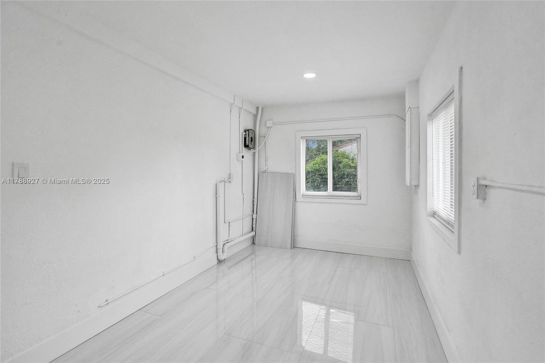 Recently Sold: $559,900 (3 beds, 2 baths, 1547 Square Feet)