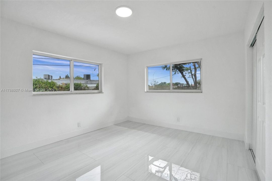 Recently Sold: $559,900 (3 beds, 2 baths, 1547 Square Feet)