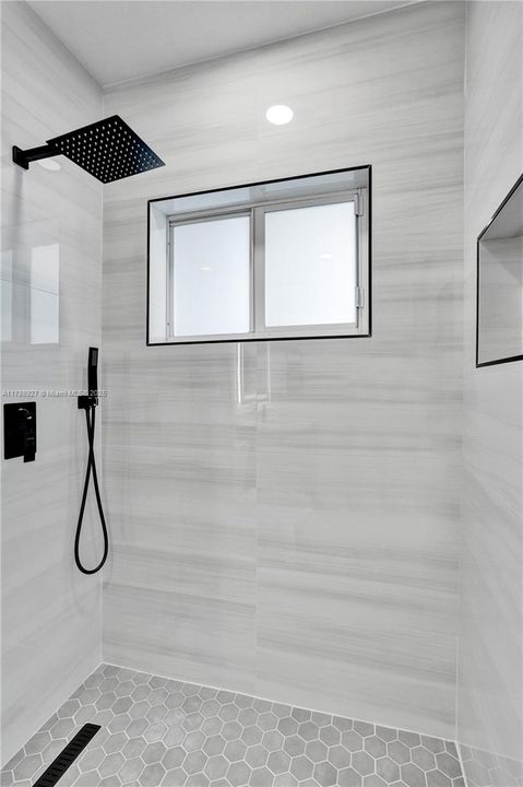 Recently Sold: $559,900 (3 beds, 2 baths, 1547 Square Feet)