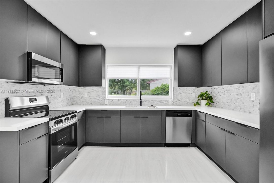 Recently Sold: $559,900 (3 beds, 2 baths, 1547 Square Feet)