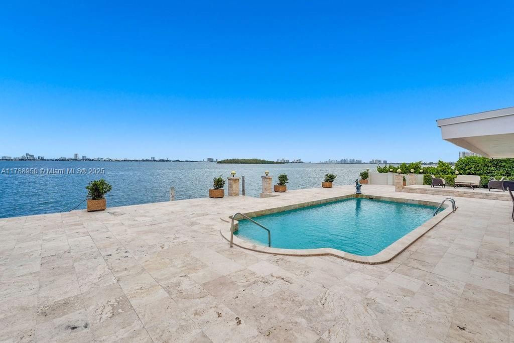 En Venta: $11,900,000 (6 camas, 5 baños, 5493 Pies cuadrados)