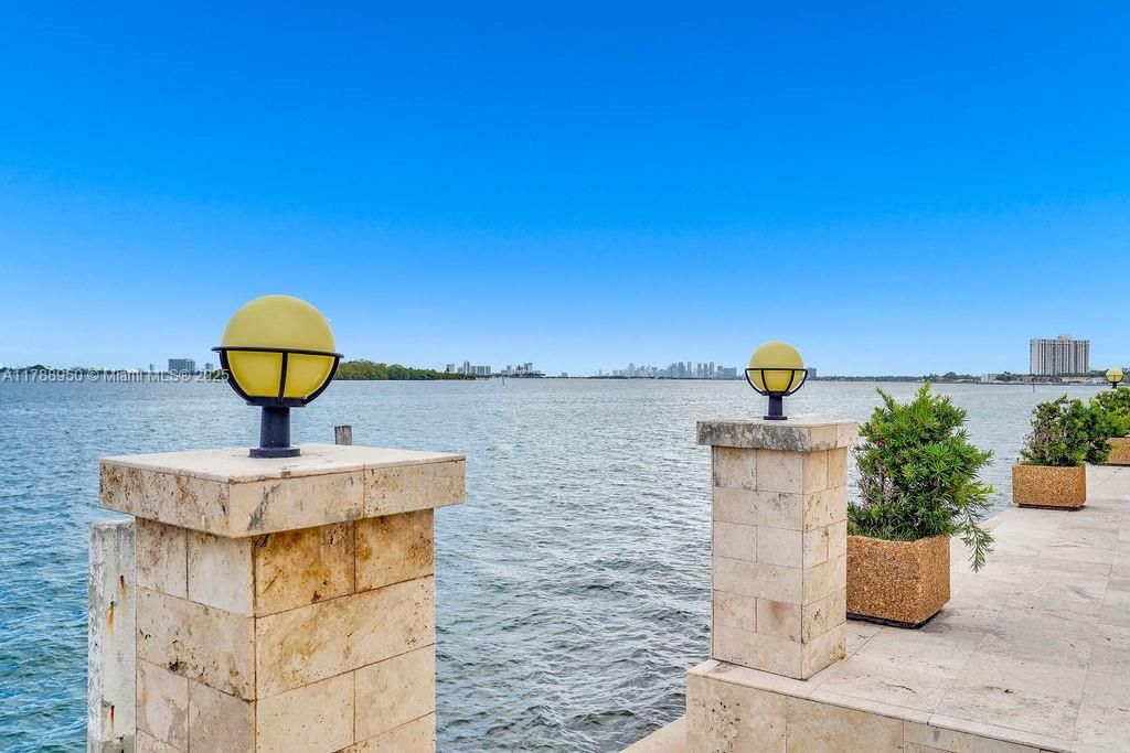 En Venta: $11,900,000 (6 camas, 5 baños, 5493 Pies cuadrados)