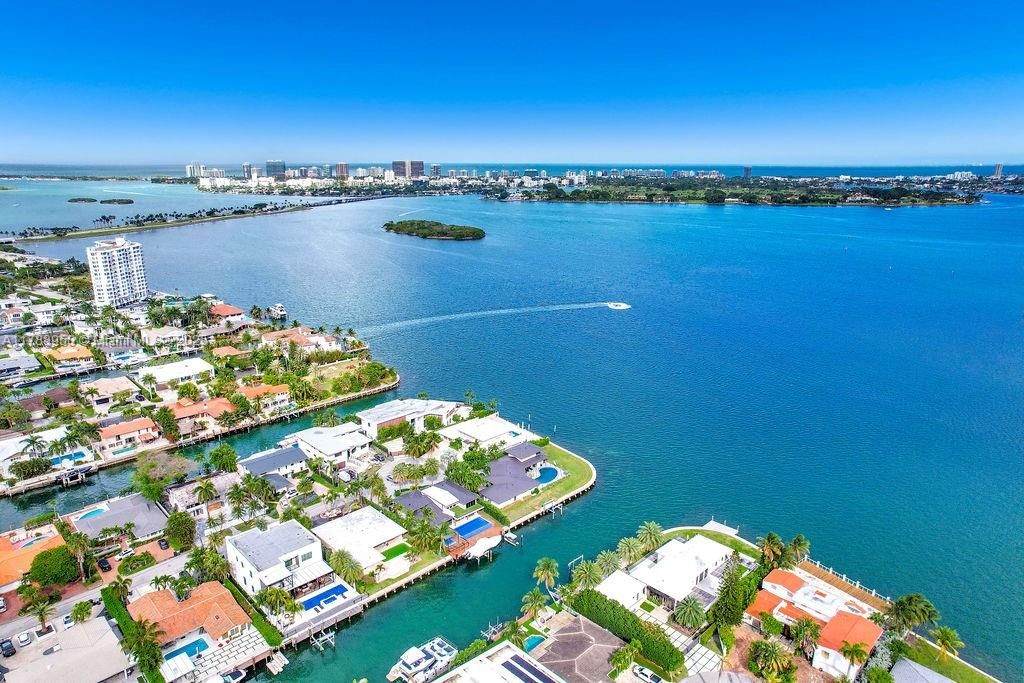 En Venta: $11,900,000 (6 camas, 5 baños, 5493 Pies cuadrados)