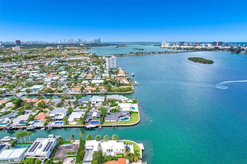 En Venta: $11,900,000 (6 camas, 5 baños, 5493 Pies cuadrados)