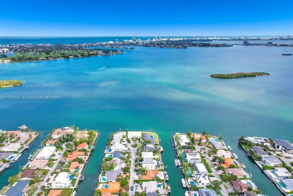 En Venta: $11,900,000 (6 camas, 5 baños, 5493 Pies cuadrados)