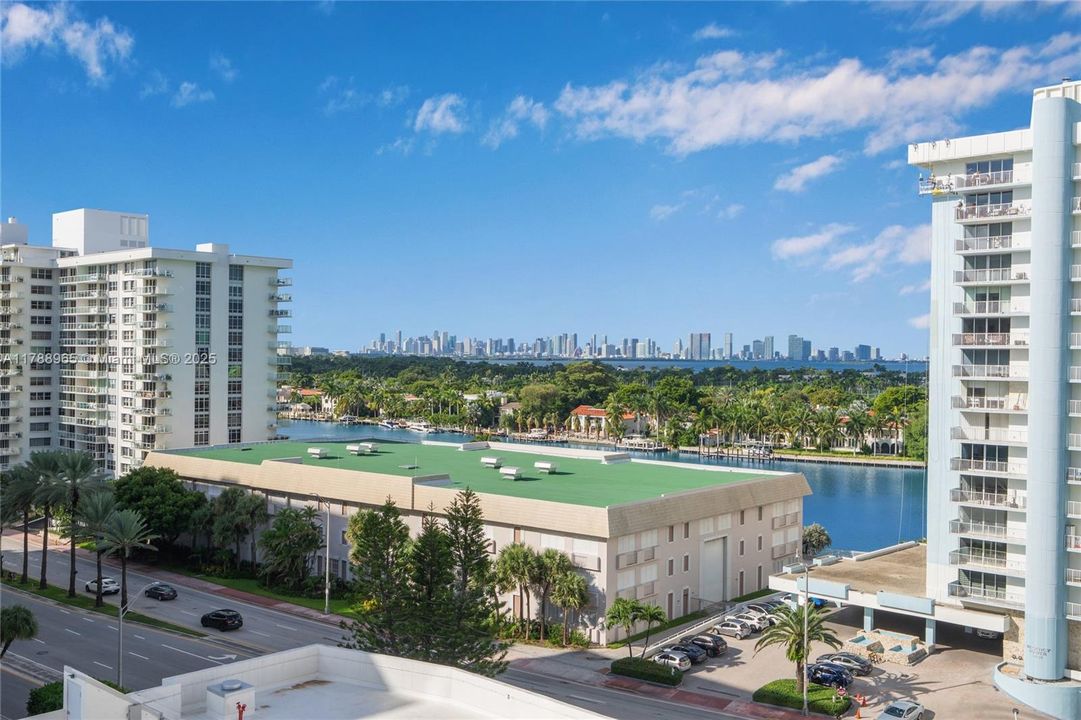 待售: $889,000 (1 贝兹, 1 浴室, 833 平方英尺)