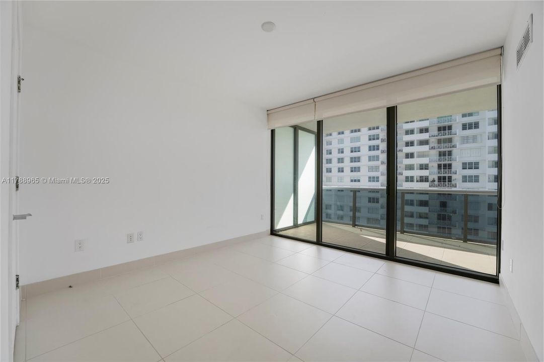 待售: $889,000 (1 贝兹, 1 浴室, 833 平方英尺)