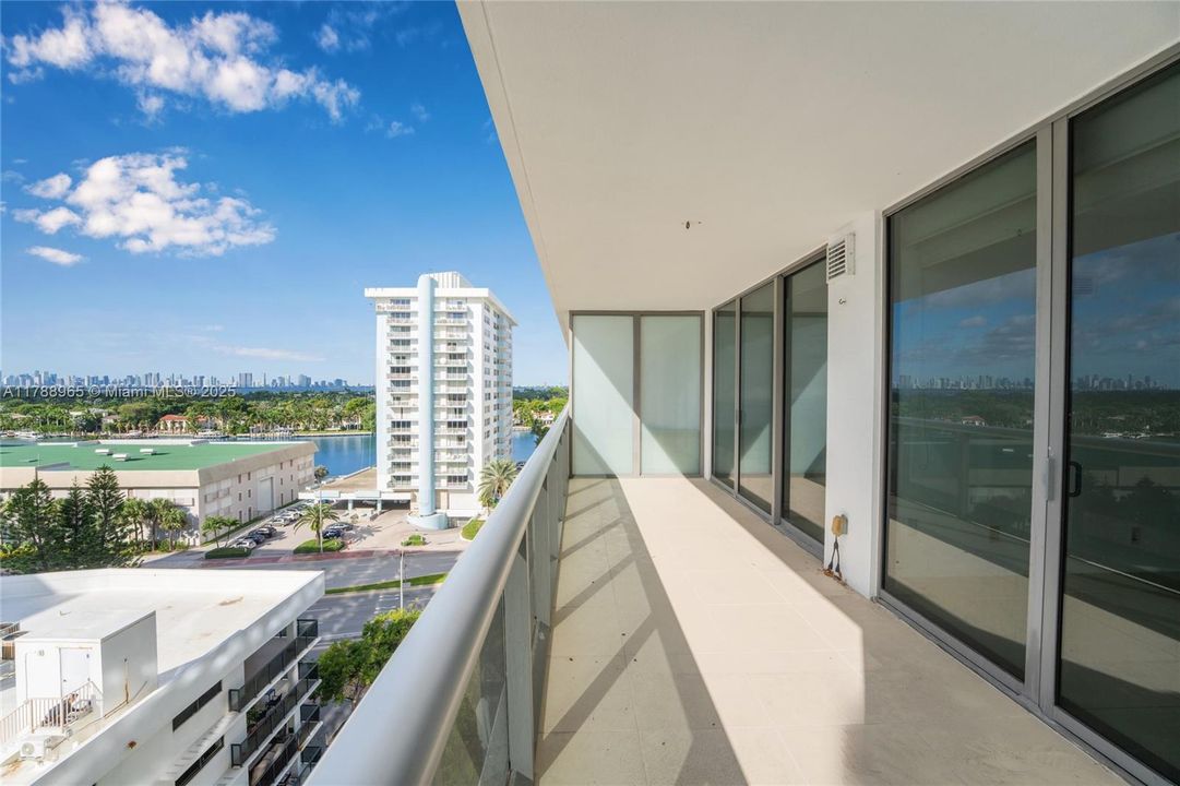 待售: $889,000 (1 贝兹, 1 浴室, 833 平方英尺)