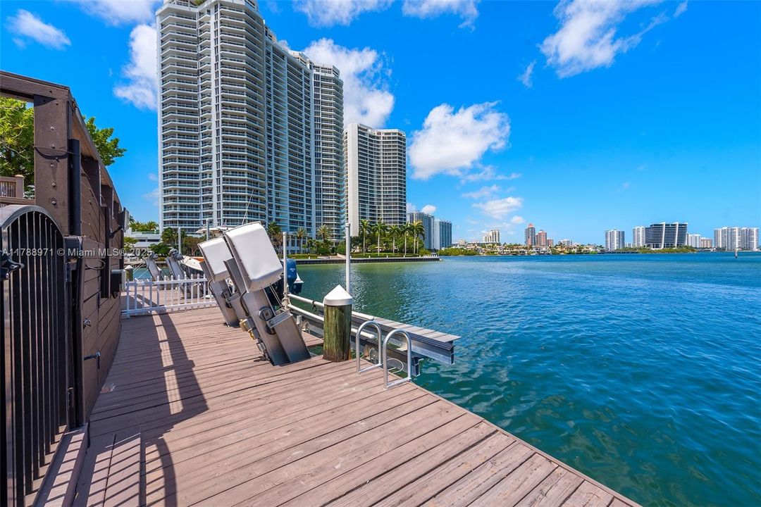 En Venta: $1,499,000 (3 camas, 2 baños, 1898 Pies cuadrados)