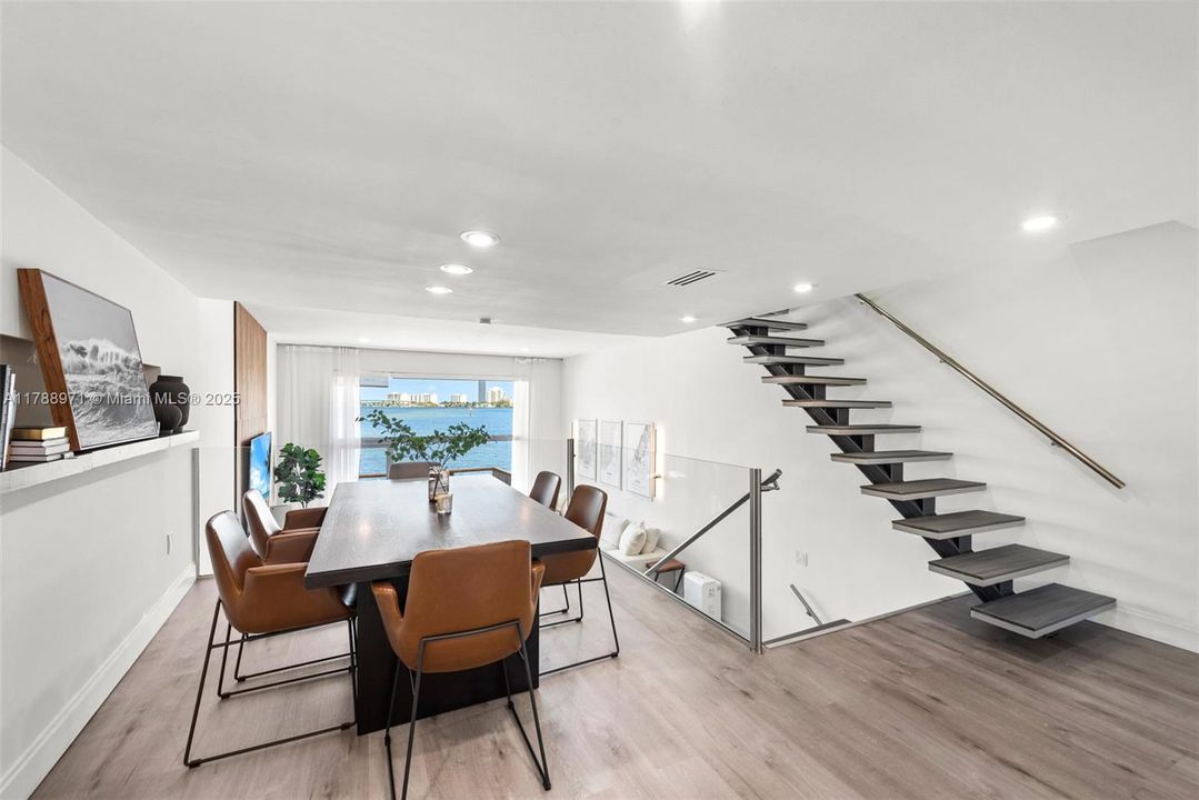 En Venta: $1,499,000 (3 camas, 2 baños, 1898 Pies cuadrados)