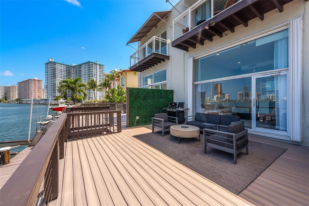 En Venta: $1,499,000 (3 camas, 2 baños, 1898 Pies cuadrados)