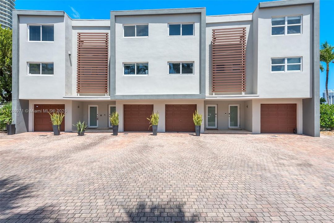 En Venta: $1,499,000 (3 camas, 2 baños, 1898 Pies cuadrados)