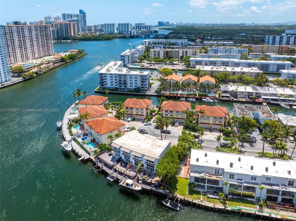 En Venta: $1,499,000 (3 camas, 2 baños, 1898 Pies cuadrados)