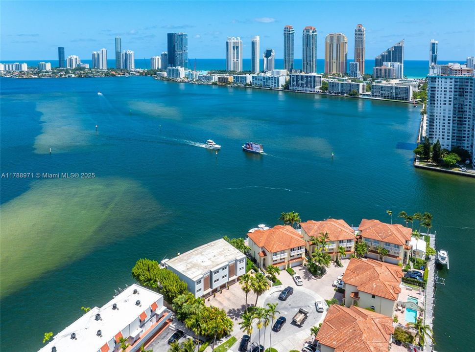 En Venta: $1,499,000 (3 camas, 2 baños, 1898 Pies cuadrados)