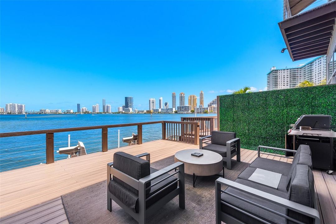 En Venta: $1,499,000 (3 camas, 2 baños, 1898 Pies cuadrados)