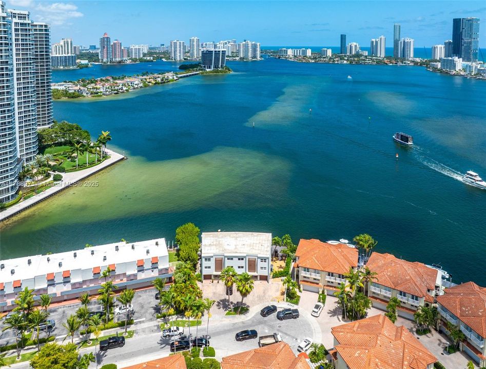 En Venta: $1,499,000 (3 camas, 2 baños, 1898 Pies cuadrados)