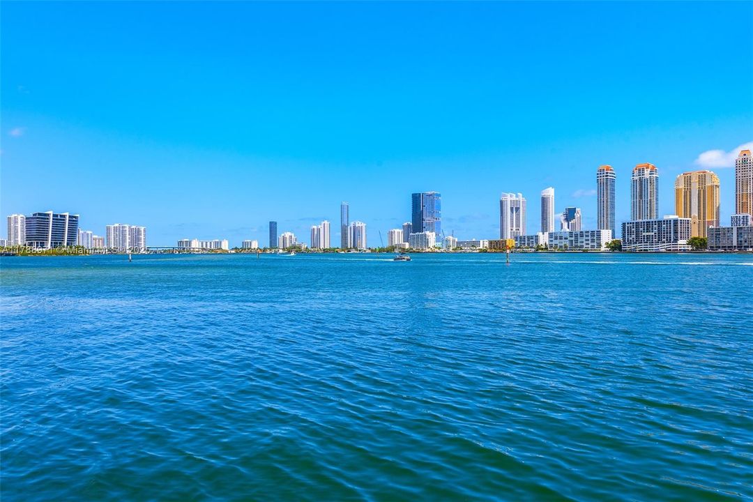 En Venta: $1,499,000 (3 camas, 2 baños, 1898 Pies cuadrados)