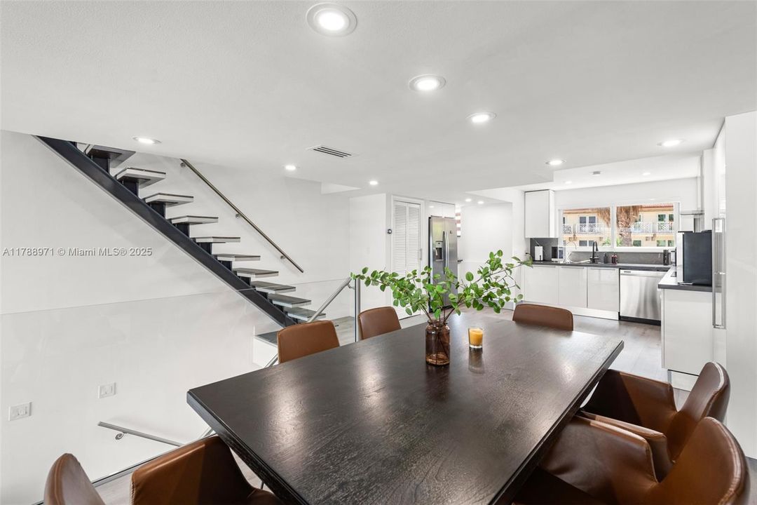 En Venta: $1,499,000 (3 camas, 2 baños, 1898 Pies cuadrados)