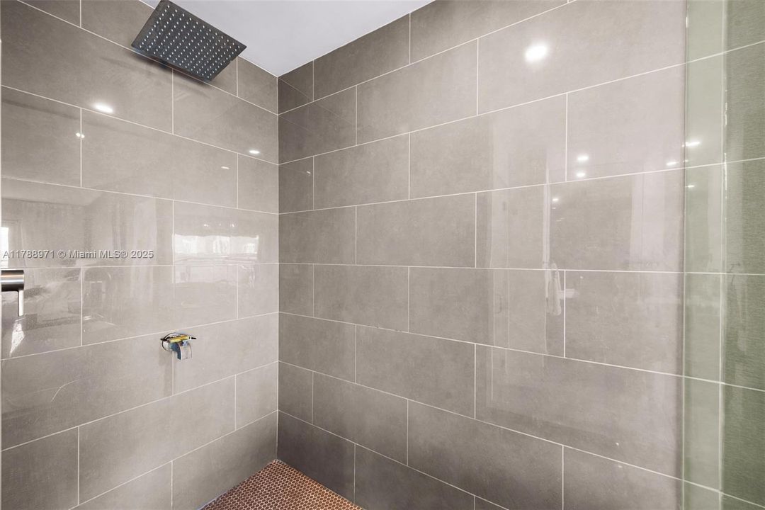 En Venta: $1,499,000 (3 camas, 2 baños, 1898 Pies cuadrados)