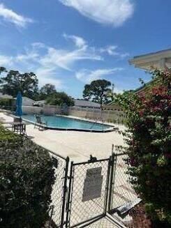 Savanas Point pool