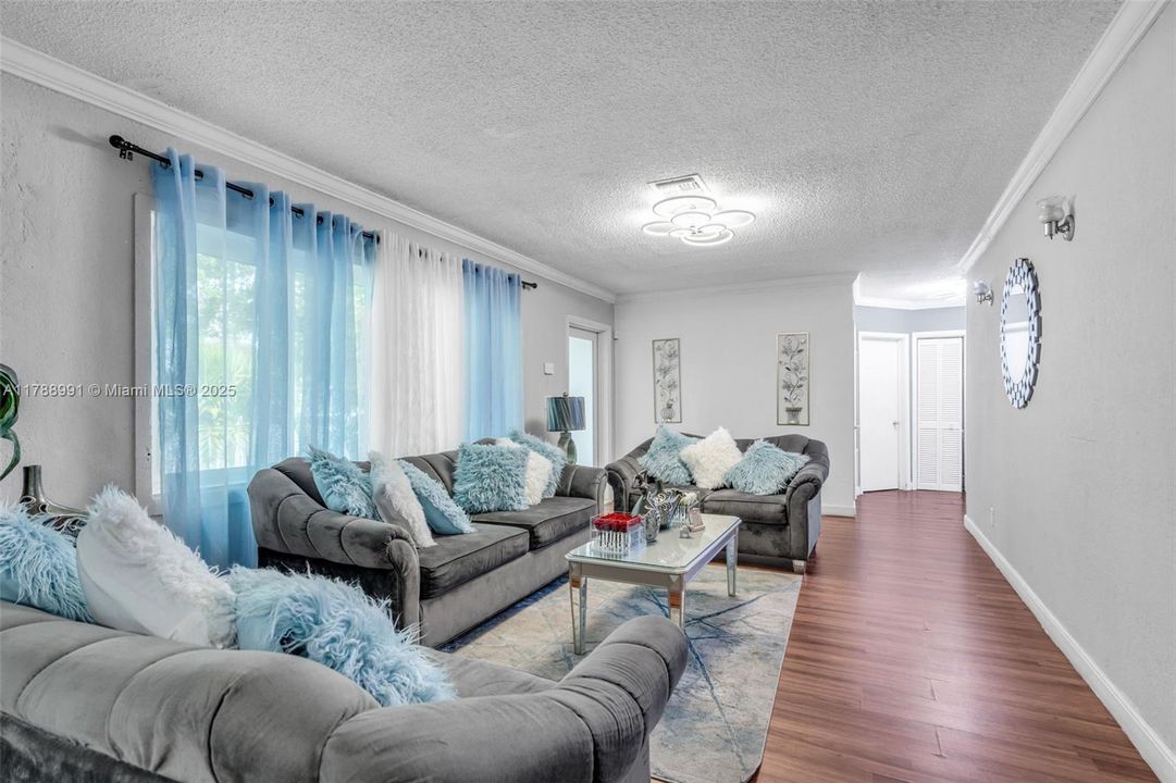 Recently Sold: $645,000 (4 beds, 3 baths, 2046 Square Feet)