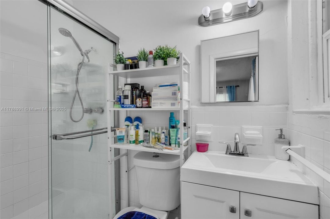 Recently Sold: $645,000 (4 beds, 3 baths, 2046 Square Feet)