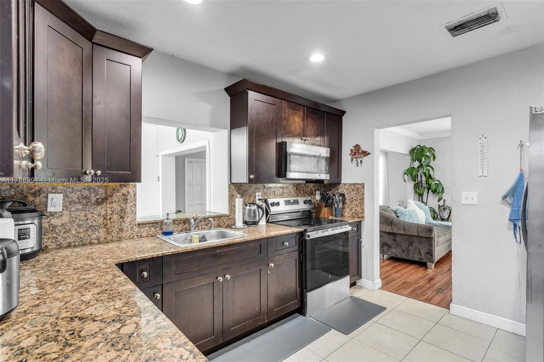 Recently Sold: $645,000 (4 beds, 3 baths, 2046 Square Feet)