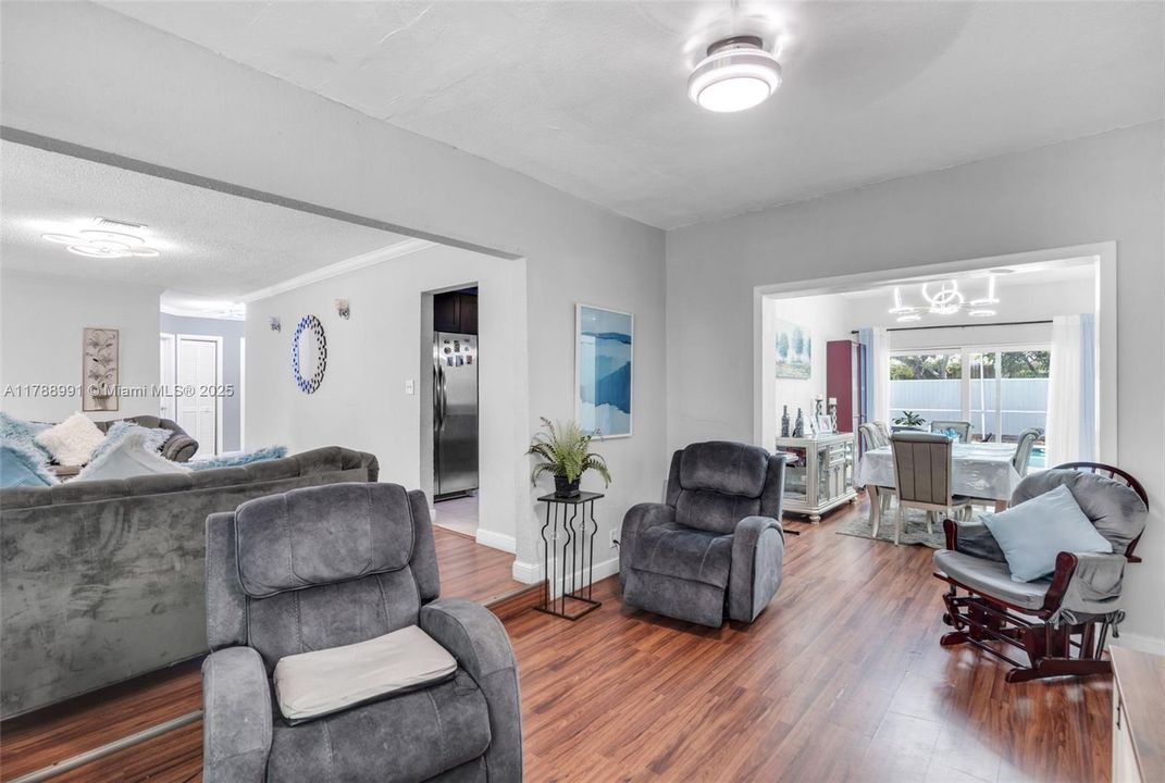 Recently Sold: $645,000 (4 beds, 3 baths, 2046 Square Feet)