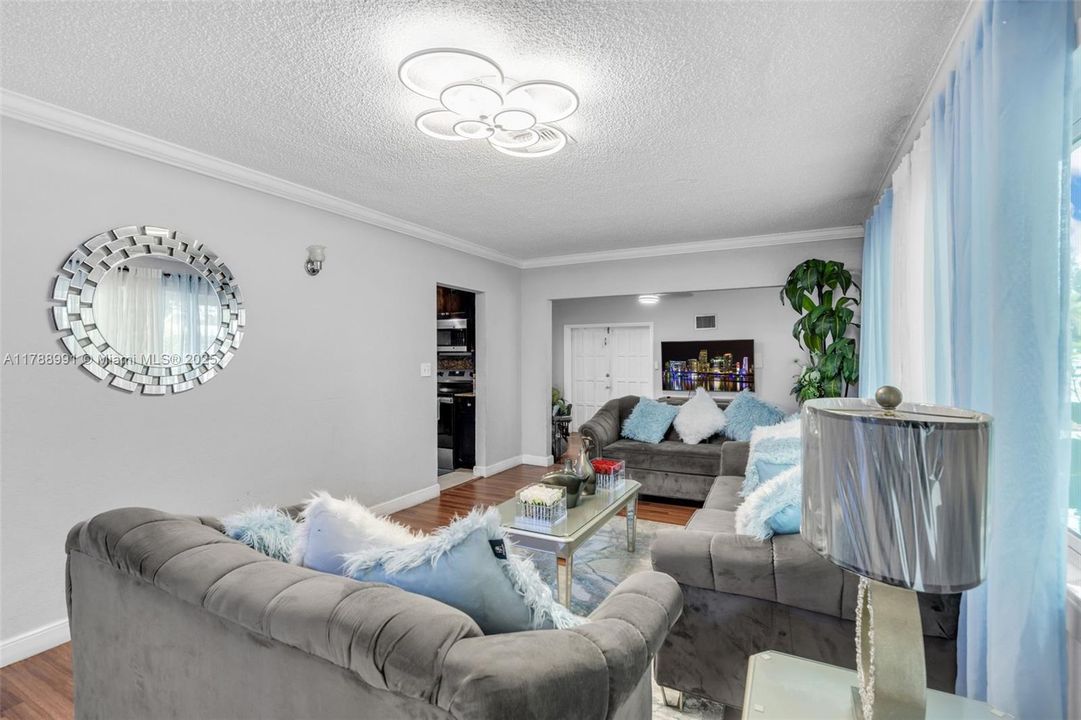 Recently Sold: $645,000 (4 beds, 3 baths, 2046 Square Feet)