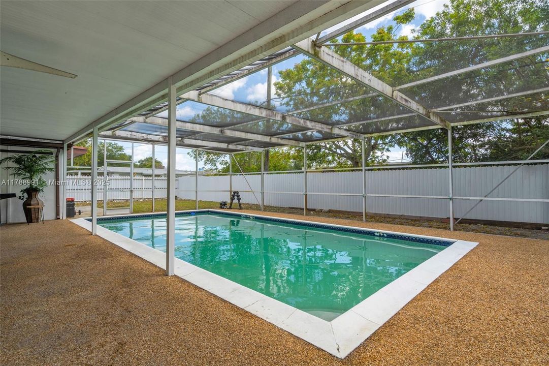 Recently Sold: $645,000 (4 beds, 3 baths, 2046 Square Feet)