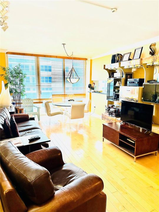 待售: $1,200,000 (3 贝兹, 3 浴室, 1650 平方英尺)