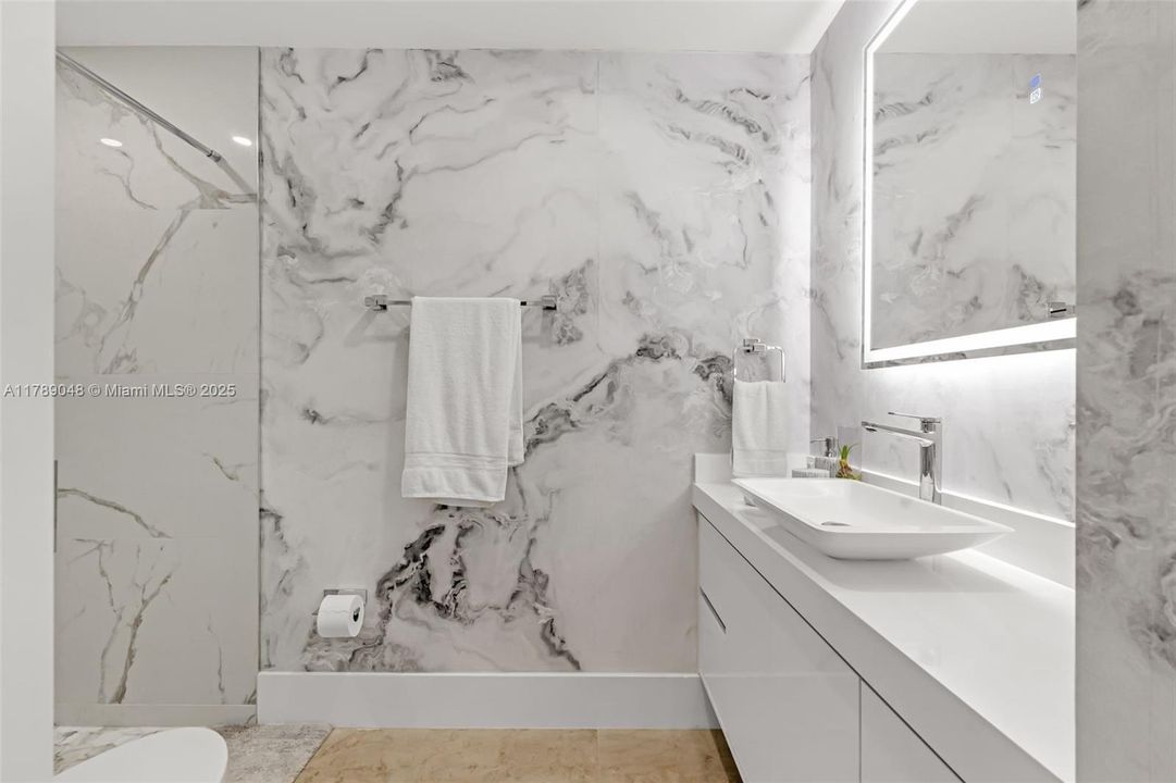 Recently Rented: $35,000 (7 beds, 8 baths, 7028 Square Feet)