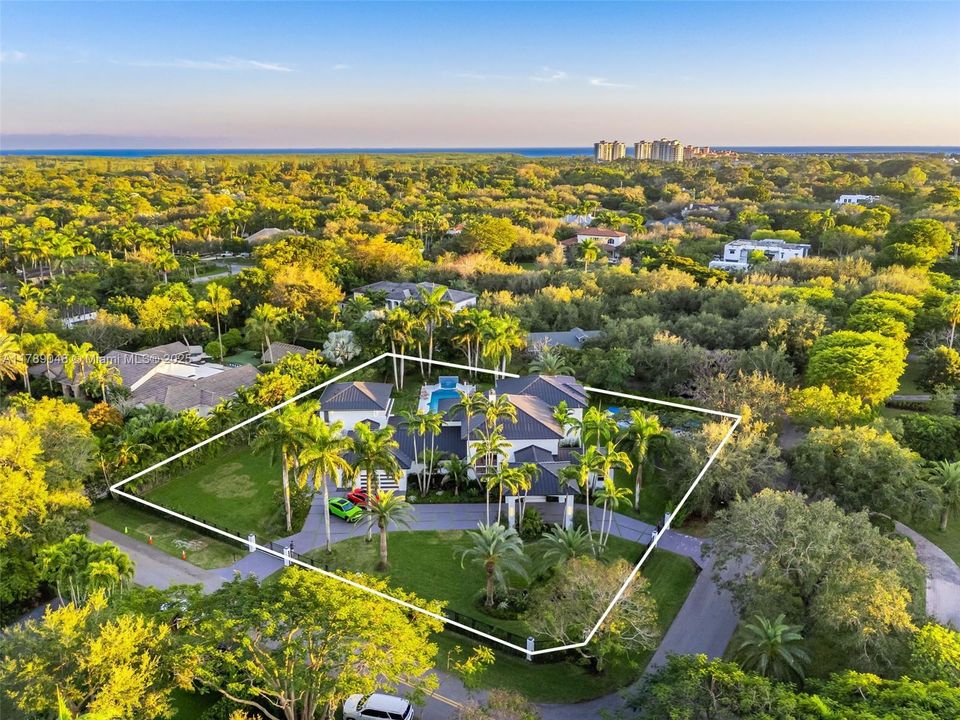 Recently Rented: $35,000 (7 beds, 8 baths, 7028 Square Feet)