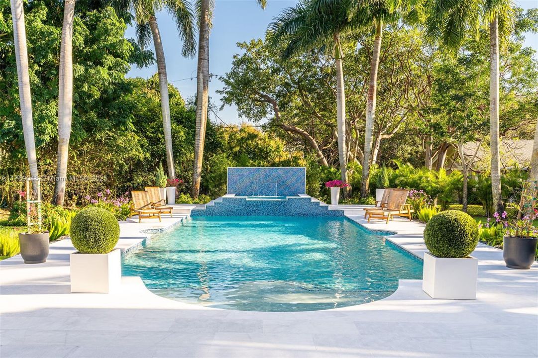 Recently Rented: $35,000 (7 beds, 8 baths, 7028 Square Feet)