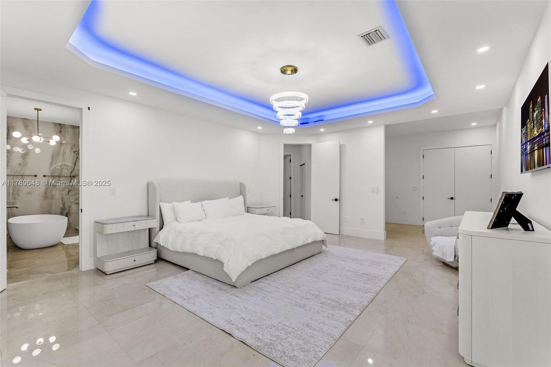 Recently Rented: $35,000 (7 beds, 8 baths, 7028 Square Feet)