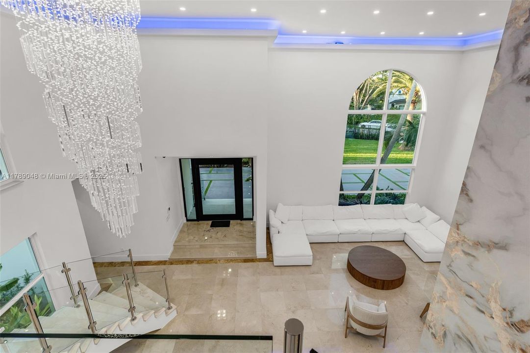 Recently Rented: $35,000 (7 beds, 8 baths, 7028 Square Feet)