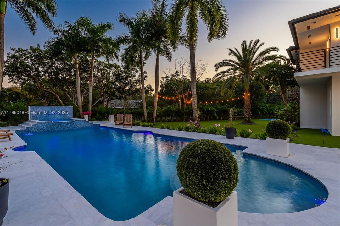 Recently Rented: $35,000 (7 beds, 8 baths, 7028 Square Feet)