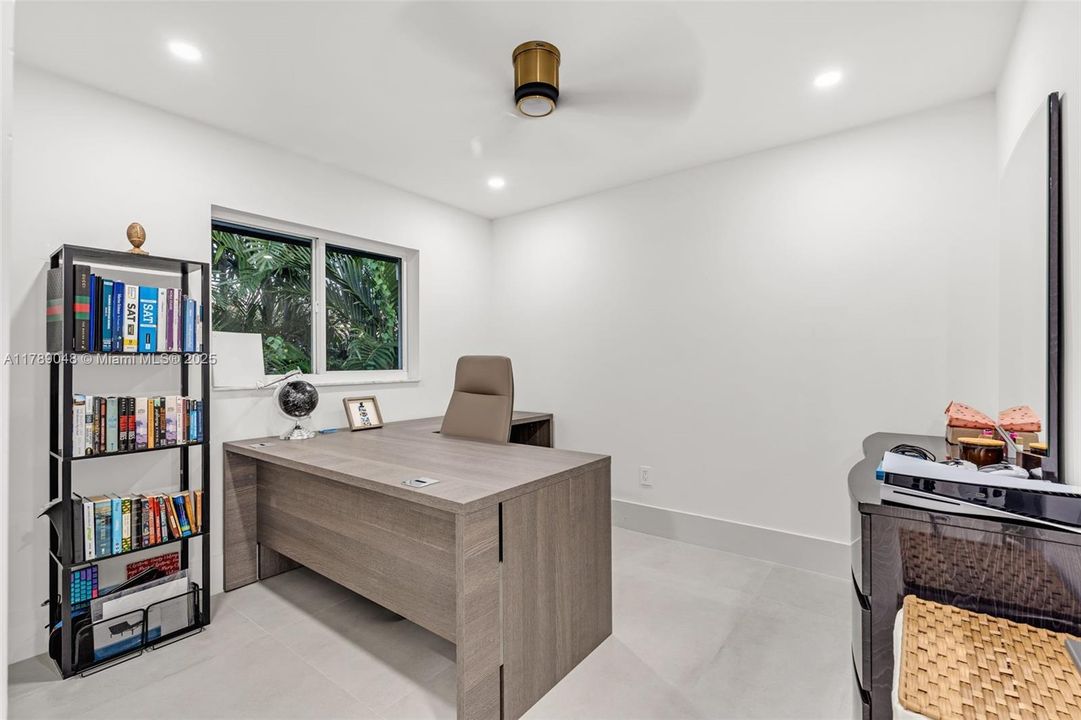 Recently Rented: $35,000 (7 beds, 8 baths, 7028 Square Feet)