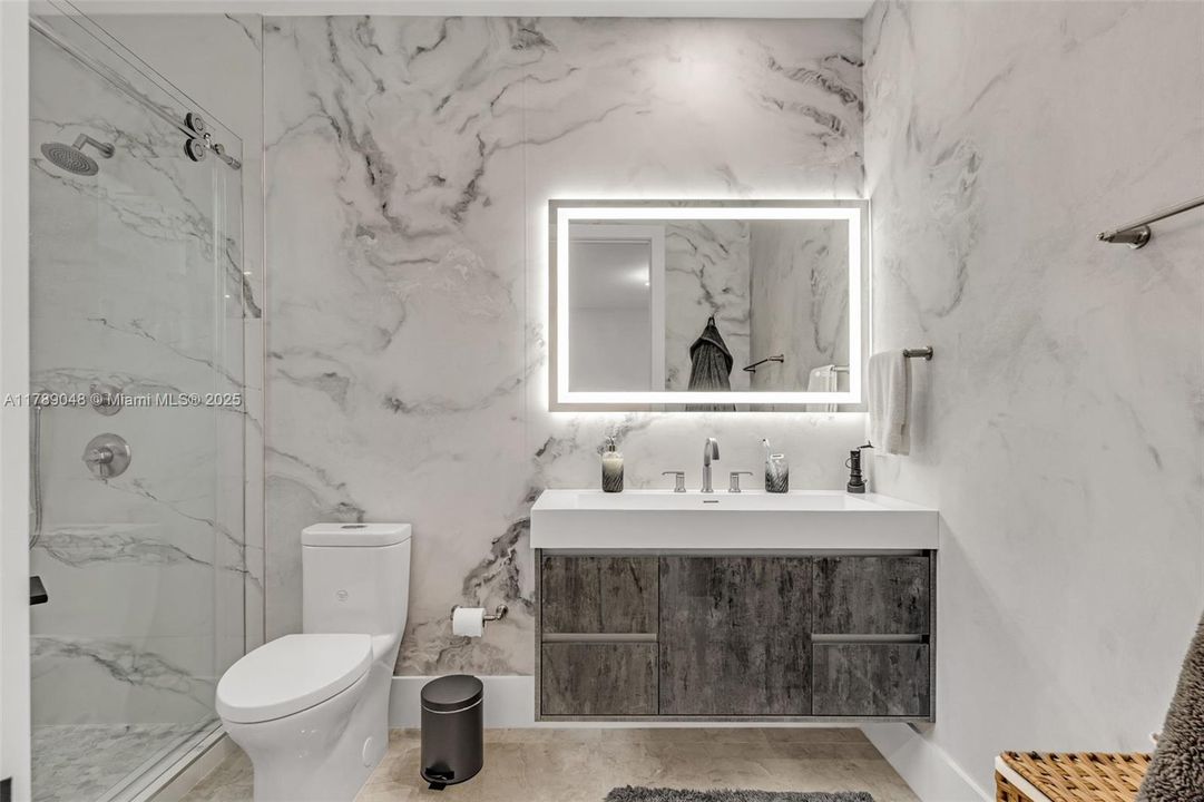 Recently Rented: $35,000 (7 beds, 8 baths, 7028 Square Feet)