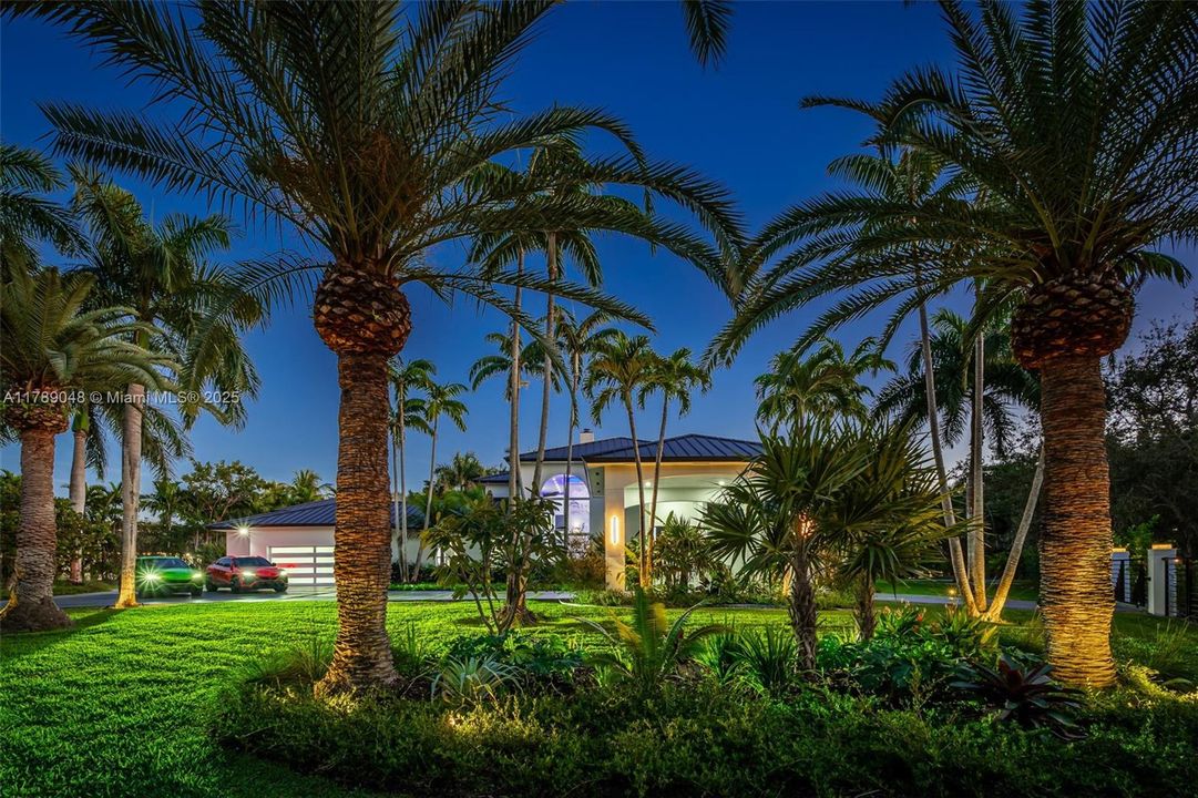 Recently Rented: $35,000 (7 beds, 8 baths, 7028 Square Feet)