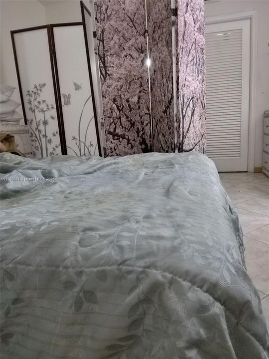 For Sale: $125,000 (1 beds, 1 baths, 595 Square Feet)