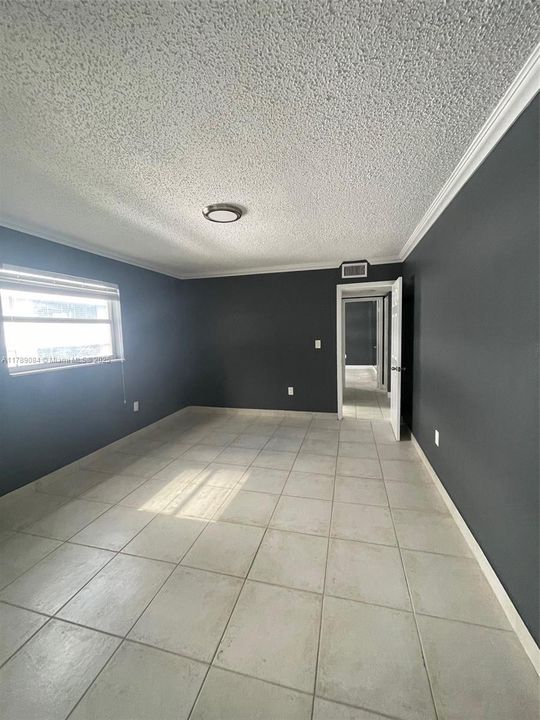 Vendido Recientemente: $330,000 (2 camas, 2 baños, 970 Pies cuadrados)