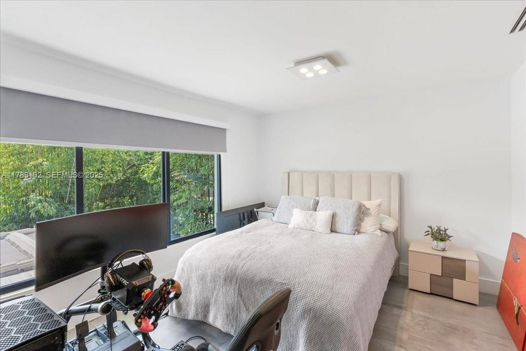 For Sale: $5,100,000 (6 beds, 6 baths, 3888 Square Feet)