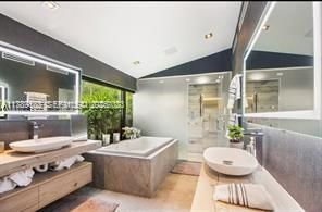 На продажу: $5,100,000 (7 спален, 6 ванн, 3888 Квадратных фут)