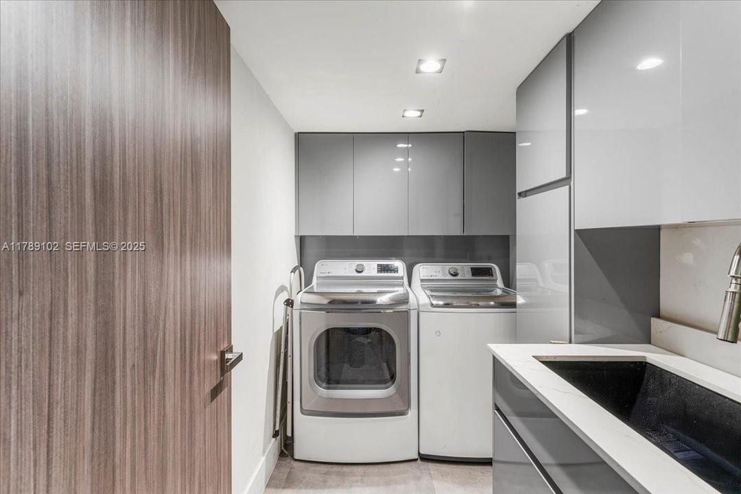 For Sale: $5,100,000 (6 beds, 6 baths, 3888 Square Feet)