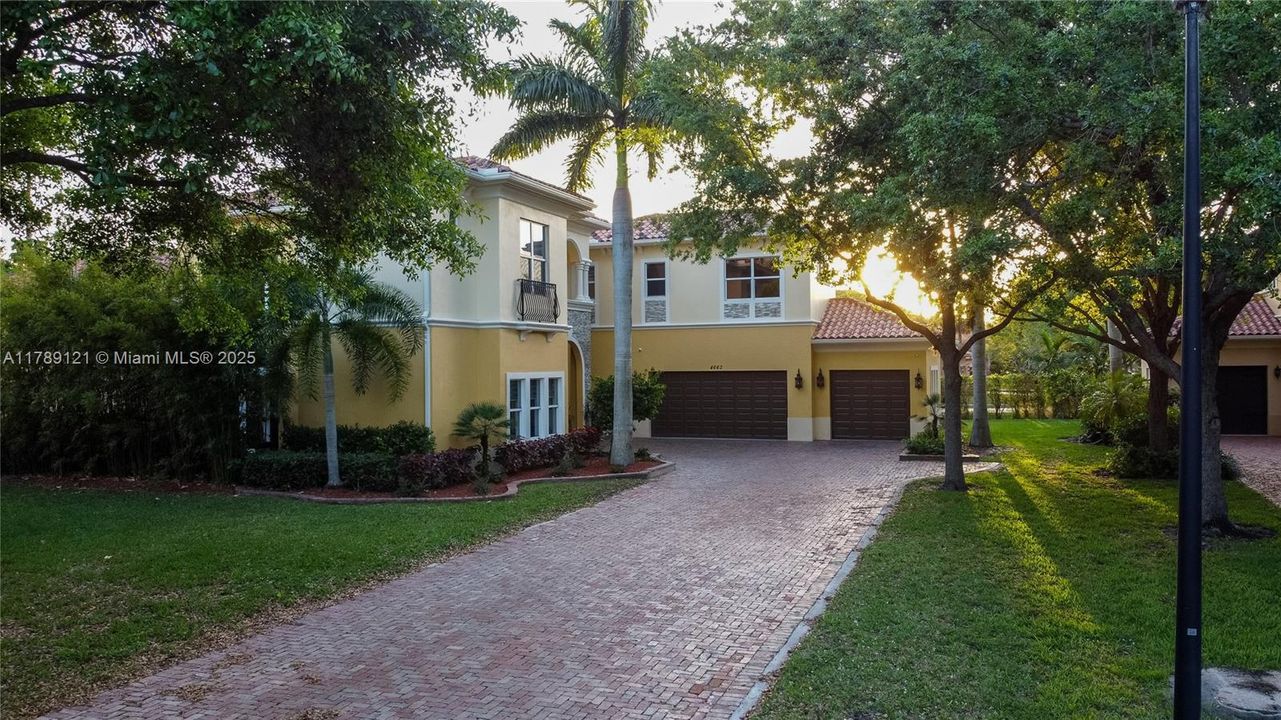 Recently Sold: $1,748,000 (5 beds, 4 baths, 5189 Square Feet)