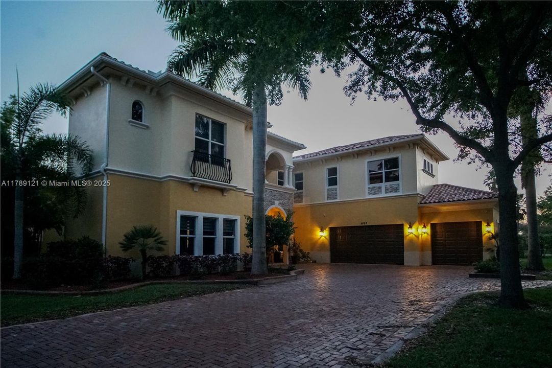 Recently Sold: $1,748,000 (5 beds, 4 baths, 5189 Square Feet)