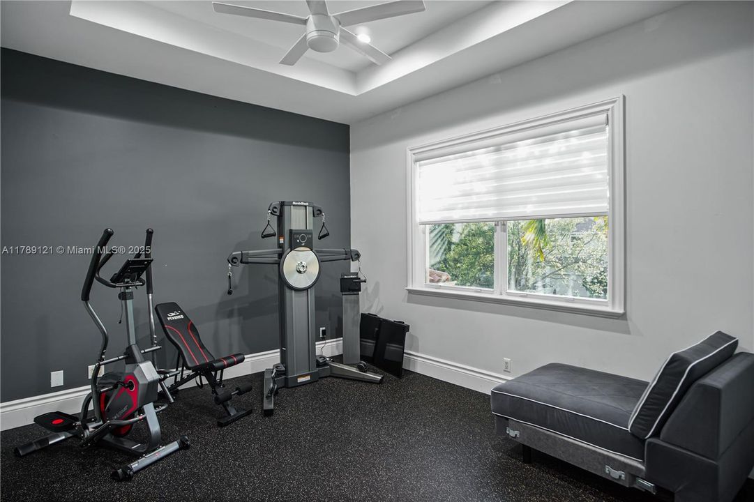 Recently Sold: $1,748,000 (5 beds, 4 baths, 5189 Square Feet)