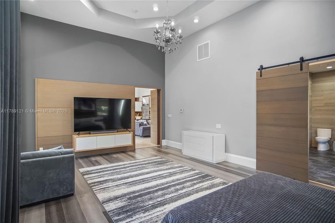 Recently Sold: $1,748,000 (5 beds, 4 baths, 5189 Square Feet)