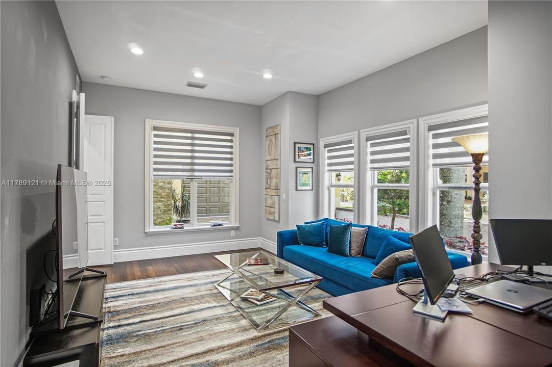 Recently Sold: $1,748,000 (5 beds, 4 baths, 5189 Square Feet)